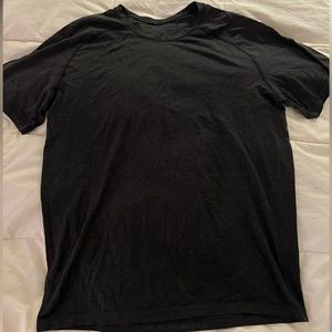 Men’s Lululemon metal vent tex shirt